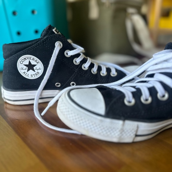 Chuck Taylor All Star Madison Mid-Top Sneaker Converse Black and White Mid-Tops - Picture 6 of 6